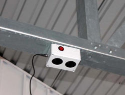 Vízálló ultrahangos madárijesztő martalócok, egerek és patkányok számára DRAGON ULTRASONIC C200